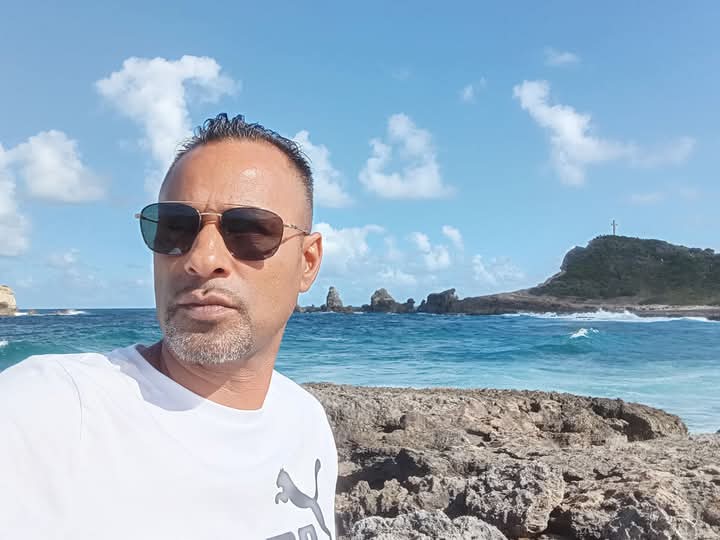 Profil de Omur, 46 ans, Escort TS Luxembourg à Troine-Route