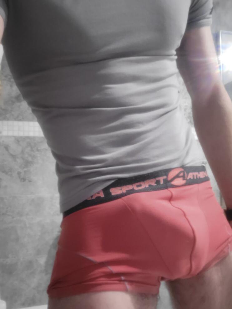 Profil de Hernan, 40 ans, Escort TS Luxembourg à Scheidel